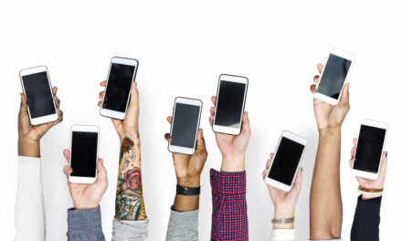 Celulares prohibidos en puestos de votación durante elecciones en Colombia