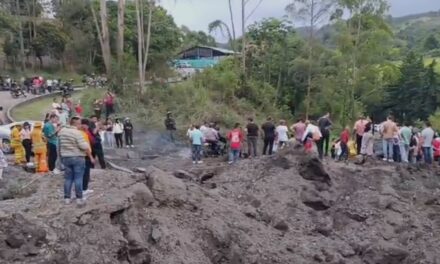 Explosión vía Panamericana en Cauca deja un policía muerto y cierre total