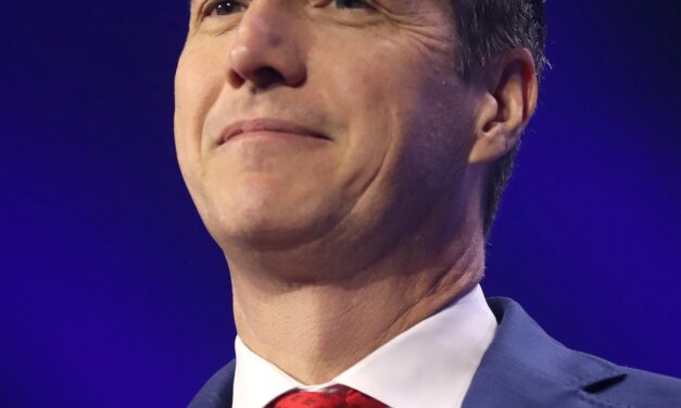 Observador internacional Bernie Moreno acompañará elecciones presidenciales