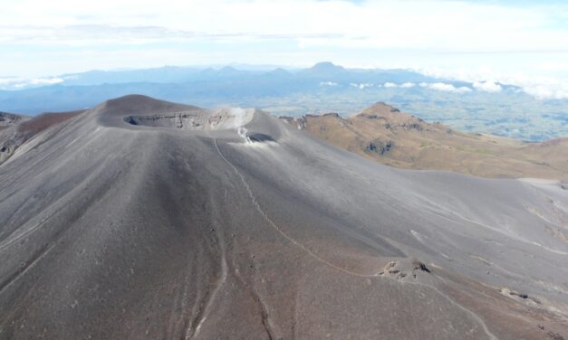 Volcán Puracé continúa en alerta amarilla tras caída de ceniza en zonas del Cauca