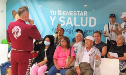 Policía Nacional y Super Giros llevaron alegría a pacientes del Hospital Susana López de Valencia