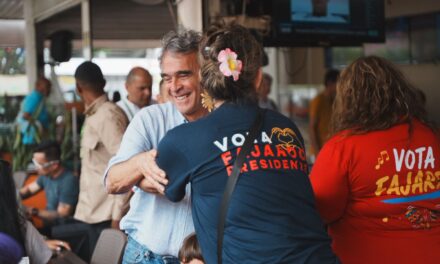 Sergio Fajardo en Cali lanzó propuesta para trabajadores