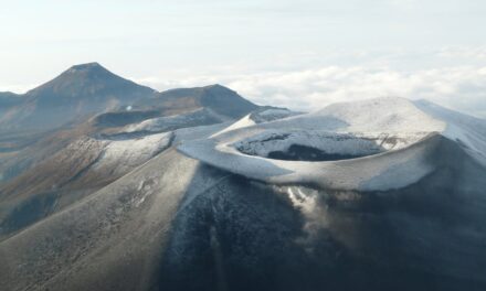 Volcán Puracé continúa en alerta amarilla: reportan emisiones de ceniza