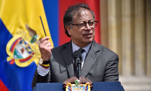 Petro suspendido: expertos cuestionan legalidad de la decisión