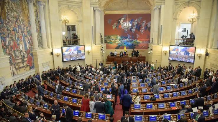 Consejo de Estado frena reducción de salarios a congresistas de Petro