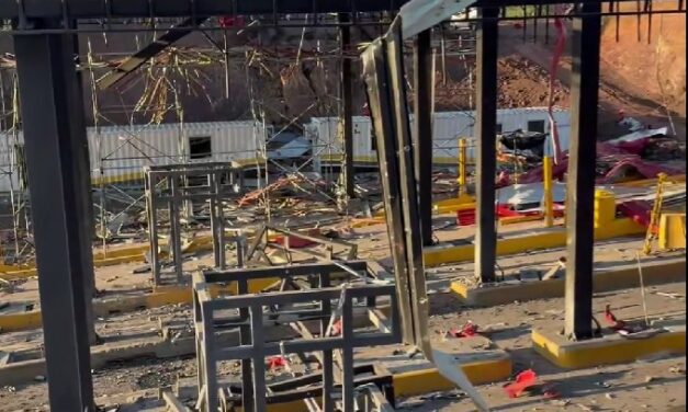 Explosión vía Panamericana en peaje de Mondomo