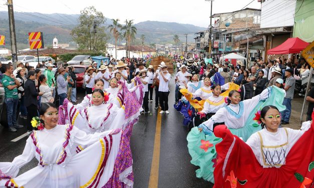 Feria del Café y las Flores: 61 silleteros recorren Piendamó