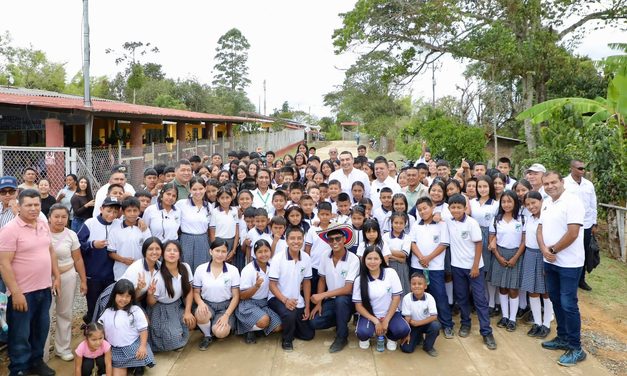 Vías de acceso en Piendamó-Tunía: Gobernación entrega dos placas huella