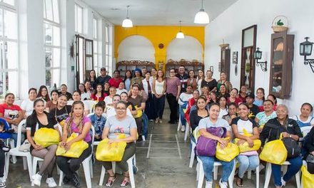 Alcaldía de Popayán entrega más de 50 kits a mujeres migrantes