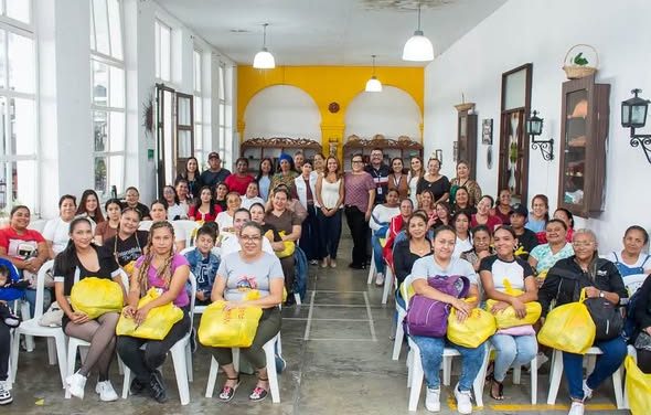 Alcaldía de Popayán entrega más de 50 kits a mujeres migrantes